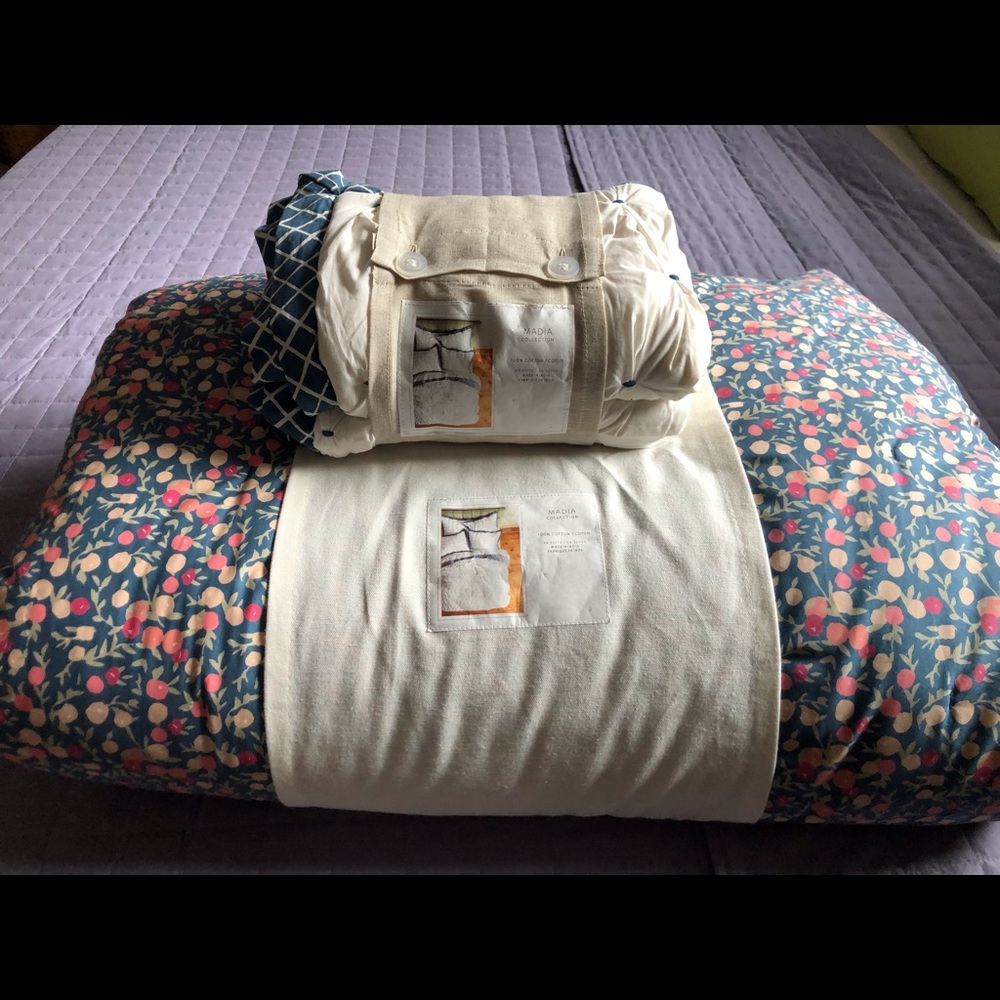 Anthropologie King-size Madia quilt and shams EUC